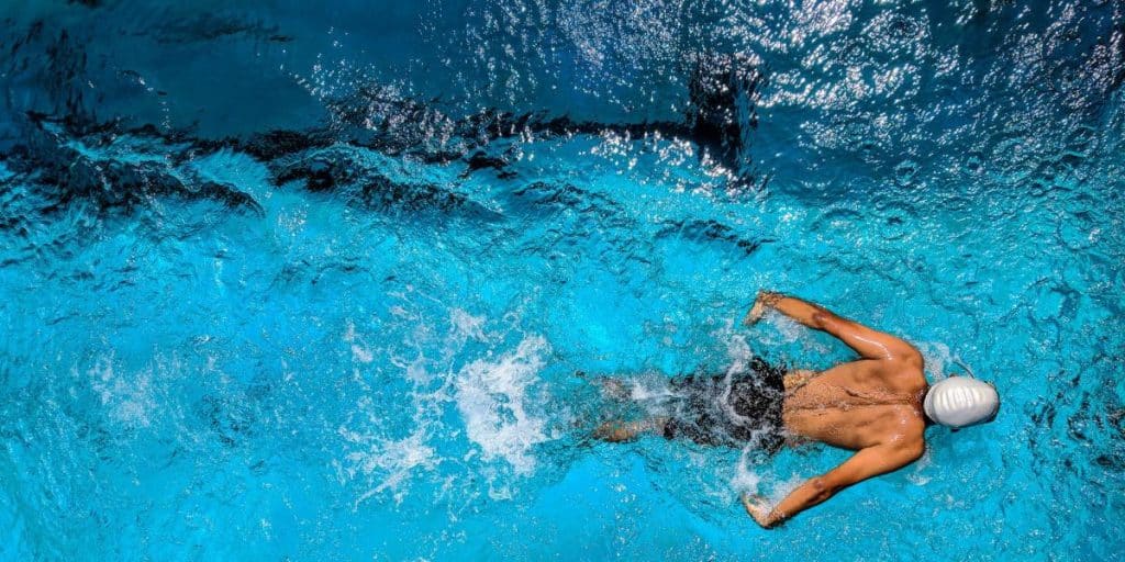 natacion ¿Es buena la natación para el dolor de espalda?
